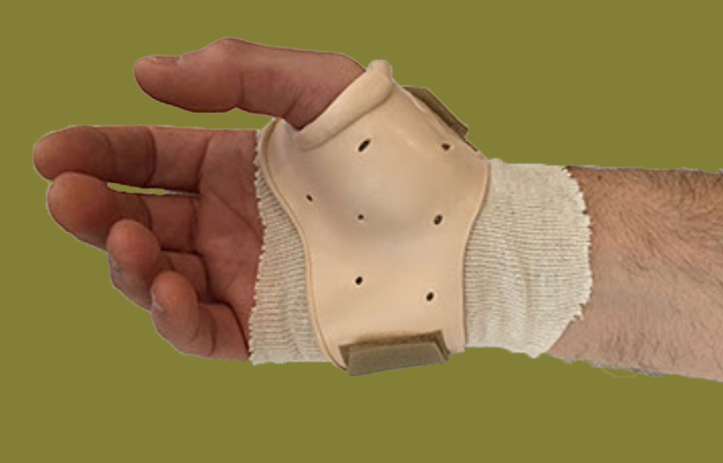 right+hand+horizontal+green+background Hand Cast